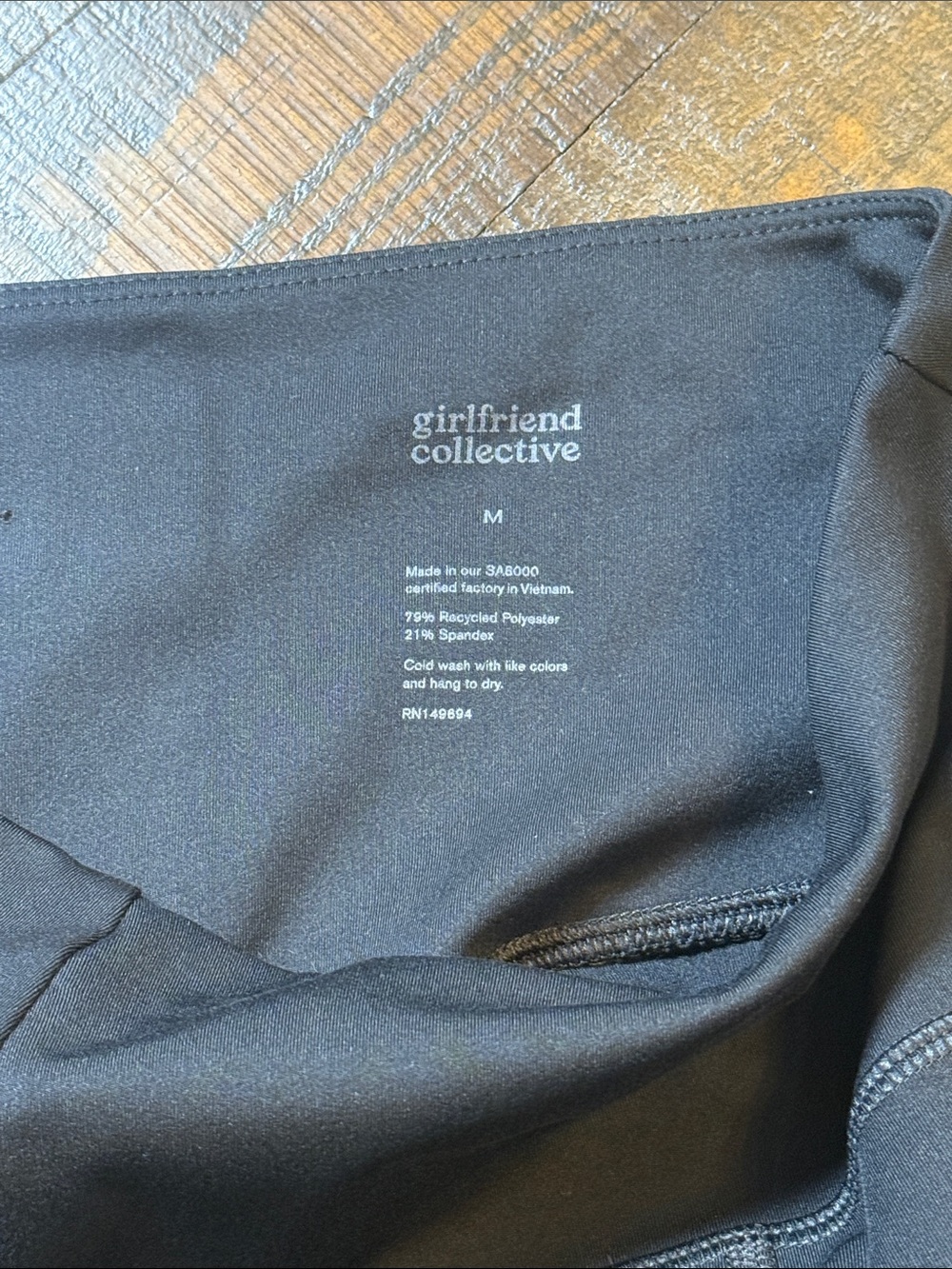 Girlfriend Collective Black Compression Capri Leggings M High Rise Yoga Workout - Picture 6 of 6